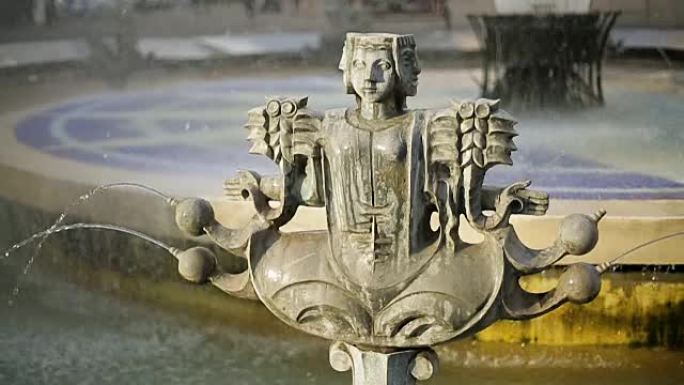 带有神话般的十二生肖雕塑的喷泉，热天放松，水流