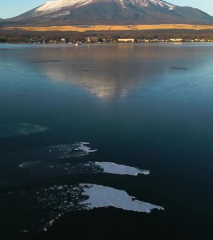 山中湖富士山的空中前方