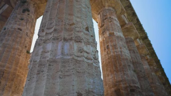 意大利帕埃斯图姆的赫拉第二神庙。