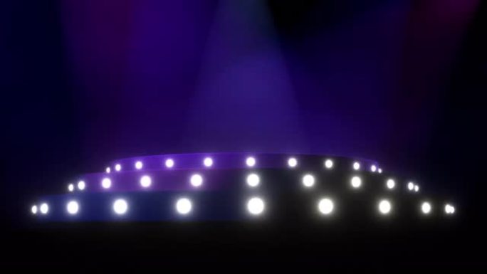 圆形舞台设置，台阶由蓝色和紫色聚光灯照亮。空的圆形讲台、基座或平台。前视图。数字3d动画