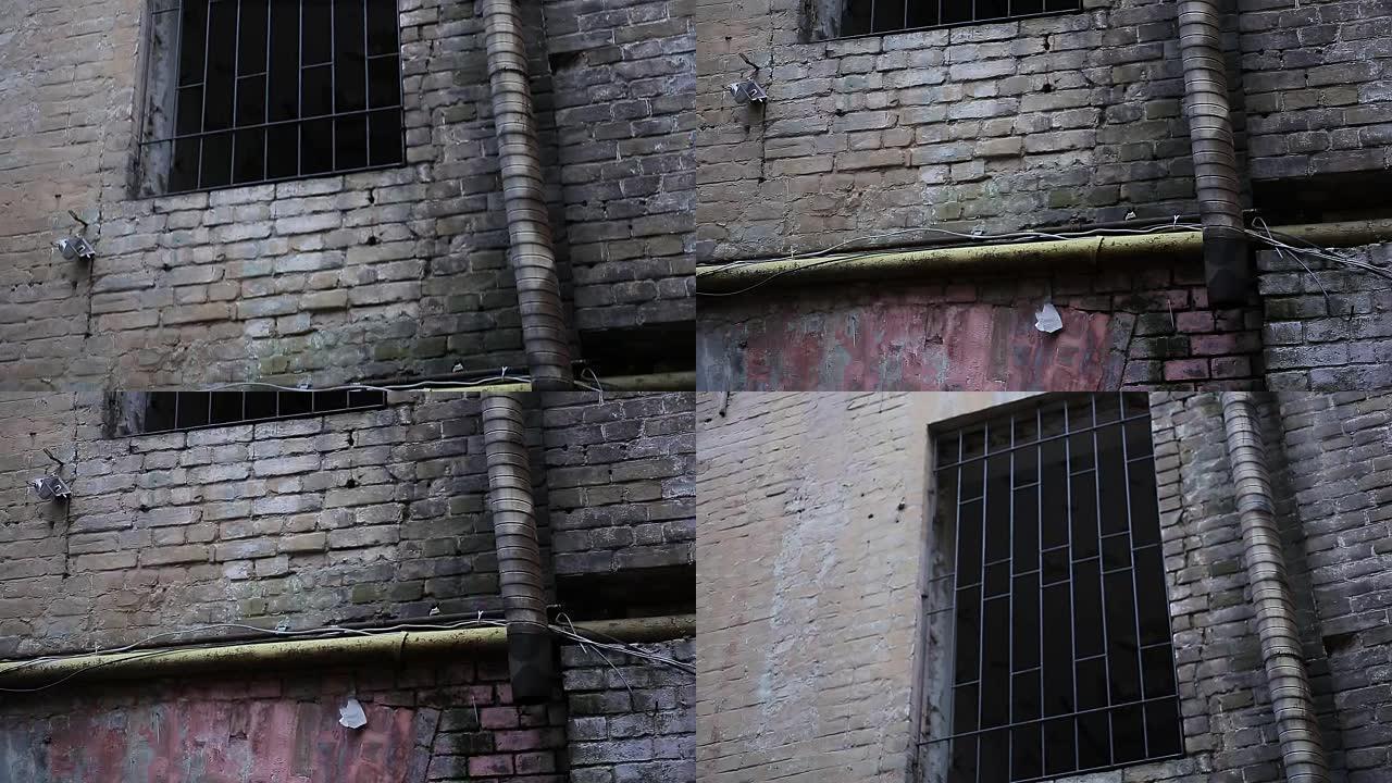 旧砖砌建筑，带磨碎的窗户，监禁的地方，没有机会