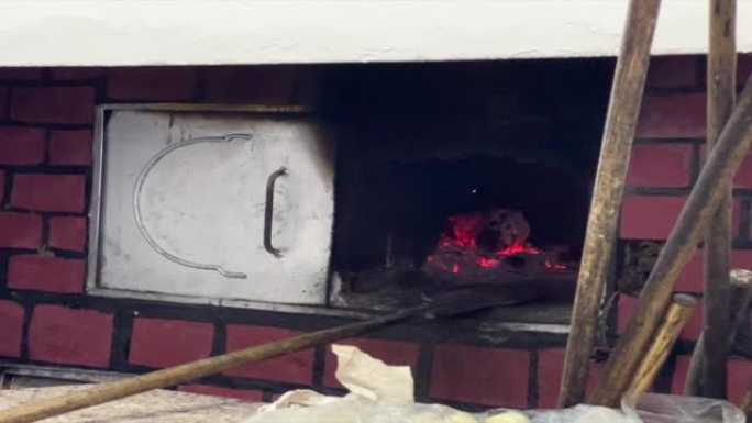 Chefchaouen面包烤箱中的热火