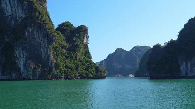 越南下龙湾的美丽景色。野生自然原生态海景。亚洲的越南。最佳旅游景点。