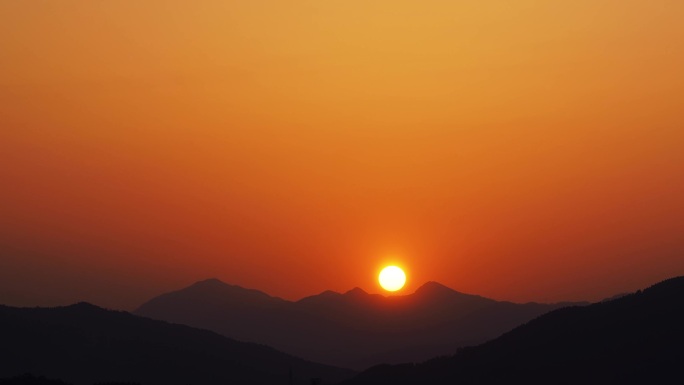 山峰日出延时乡村日出风景群山日出早霞风光