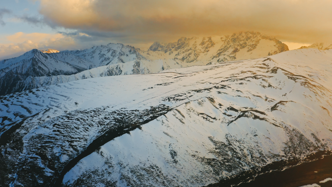 雪山航拍高原雪山雪域高原