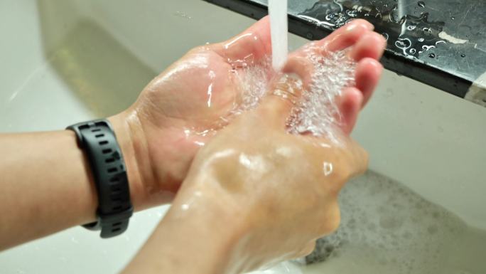 洗手液开水龙头洗手