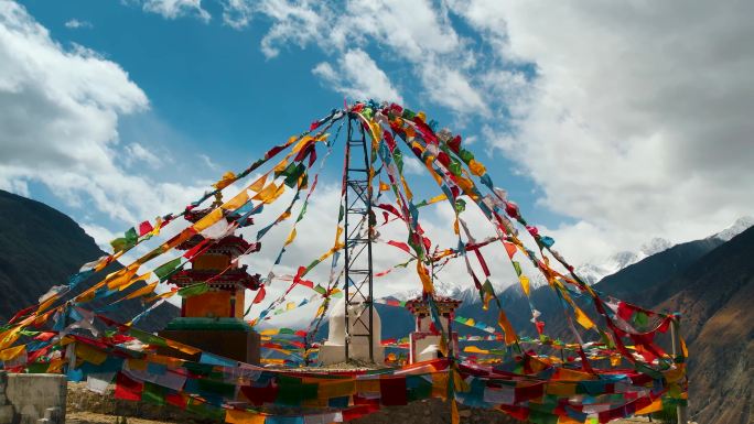 西藏高原经幡信仰航拍