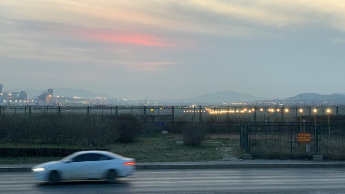 大连市周水子国际机场夕阳云彩的延时