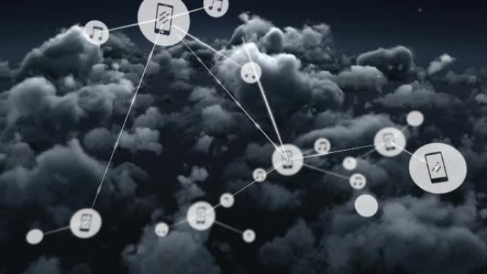 多云夜空上带有图标的连接网络