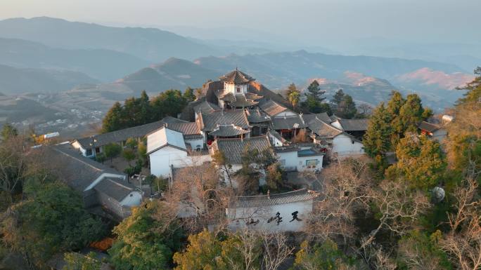 云南旅游景点祥云天峰山道教名山