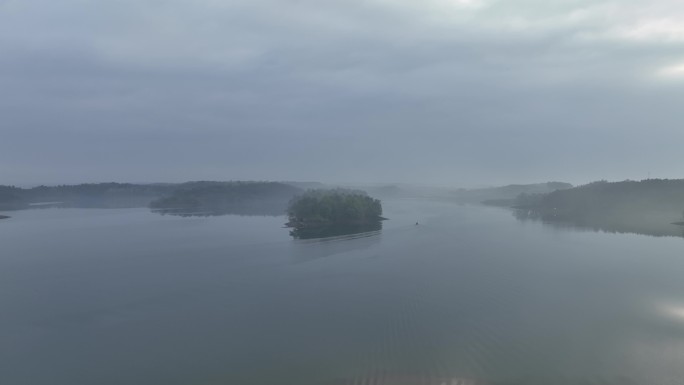 航拍襄阳老河口马冲水库登云湖风景区风光