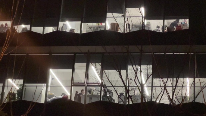 夜灯大楼窗外灯光 窗户亮灯加班夜景深夜