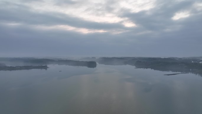 航拍襄阳老河口马冲水库登云湖风景区风光