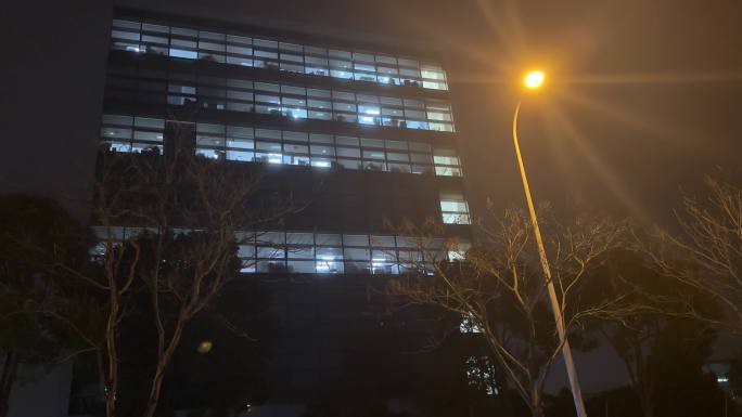 窗外大楼亮灯晚上 灯光深夜夜灯夜晚夜景