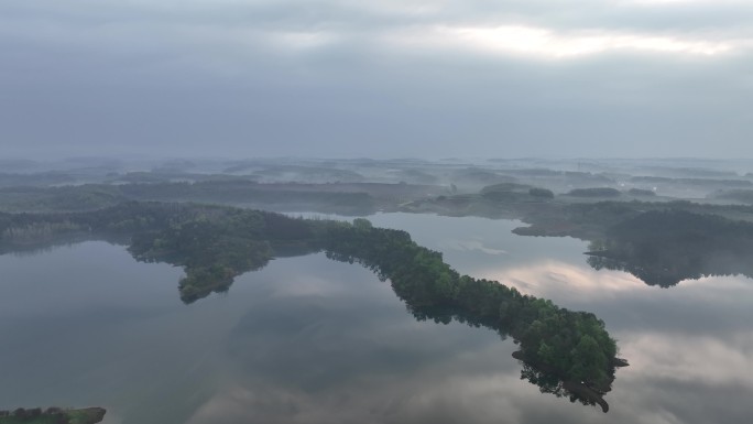 航拍襄阳老河口马冲水库登云湖风景区风光