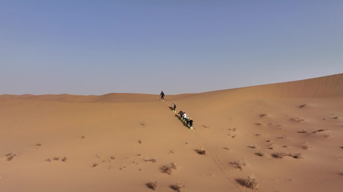 沙漠徒步穿越