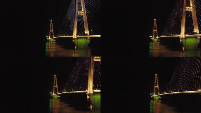 重庆奉节夔门大桥的夜景