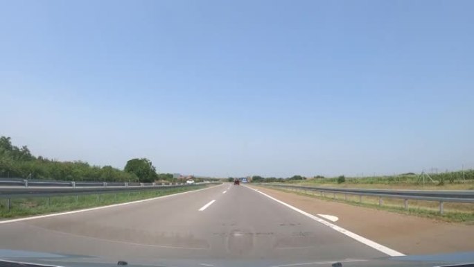 塞尔维亚的高速公路交通。