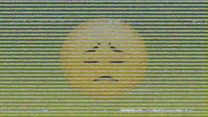绿色背景下悲伤表情符号上的电视静态效果数字动画