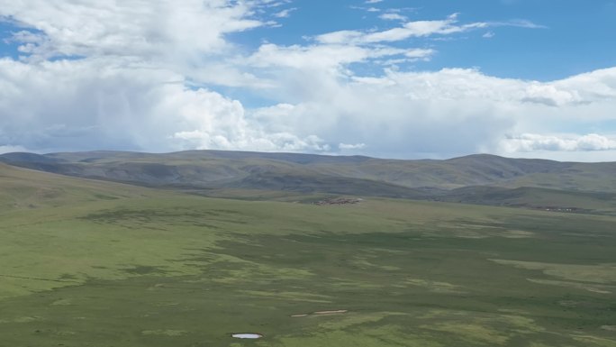 航拍西藏纳木措旅途风景4K