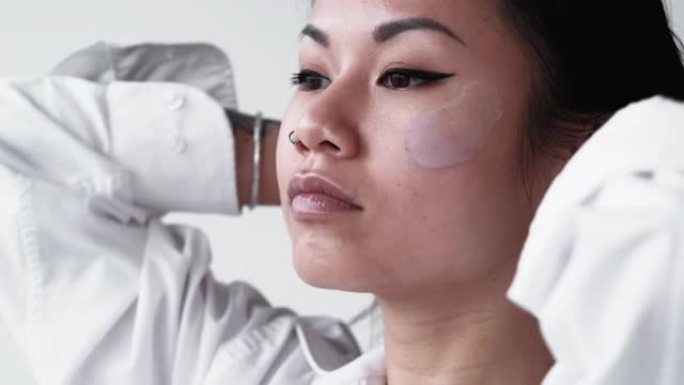皮肤护理治疗女性美容程序
