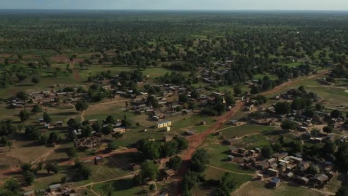 非洲马里广阔的田野和村庄鸟瞰图9