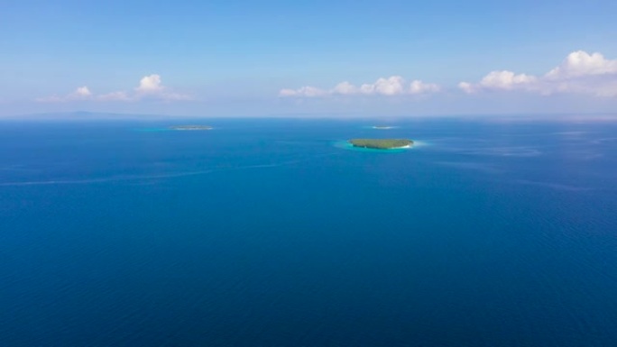 带小岛的海景，鸟瞰图。菲律宾群岛