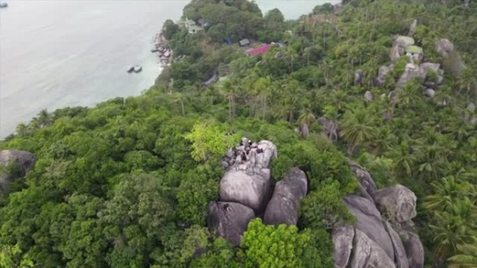 热带岛屿的鸟瞰图海洋景色航拍翱翔海域