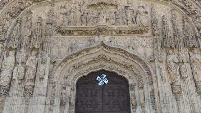 西班牙巴利亚多利德的圣巴勃罗教堂1500年前后，伊丽莎白时代哥特式风格的雄伟华丽的立面