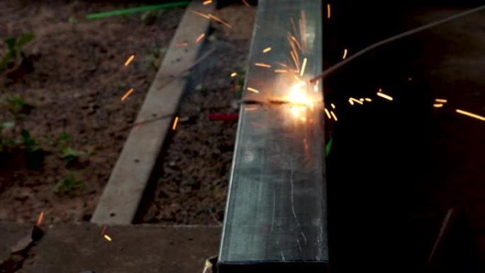 镀锌钢箱的焊接是薄金属焊接。