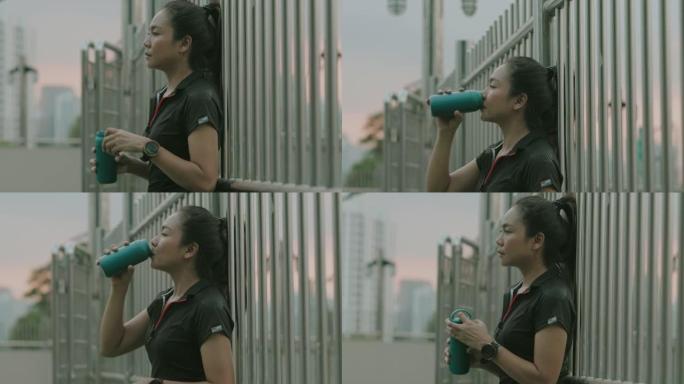 东南亚美女饮用水与可持续生活方式日常-股票视频