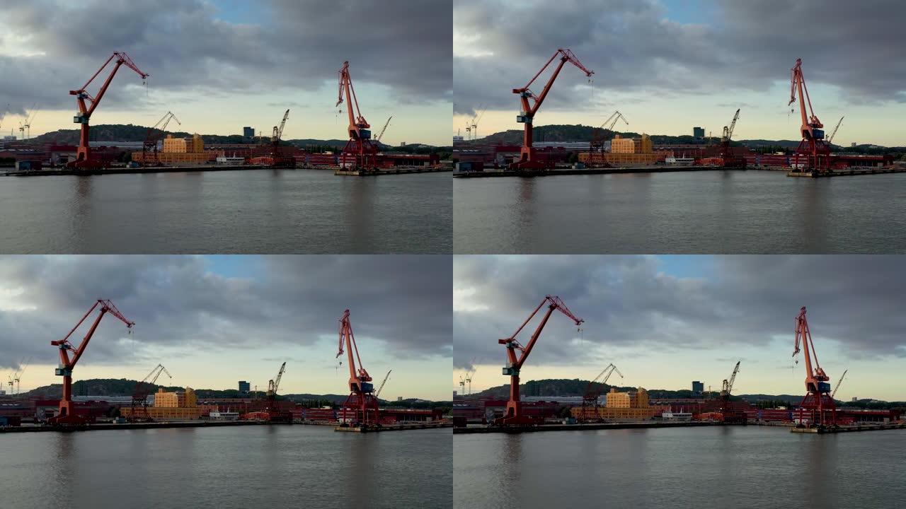 哥德堡港是北欧国家最大的港口-瑞典哥德堡的船到岸集装箱起重机。