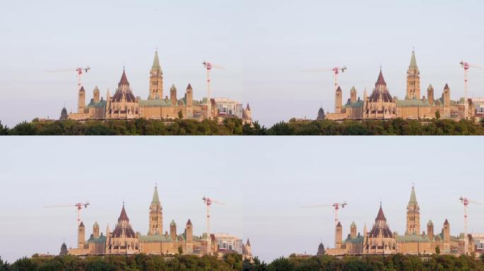 渥太华加拿大议会山正在翻修日落