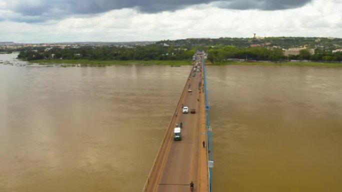 非洲马里河和桥梁鸟瞰图5