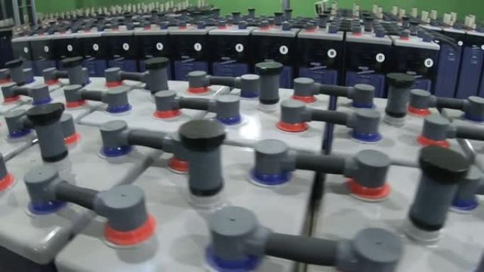 一排排工业蓄电池