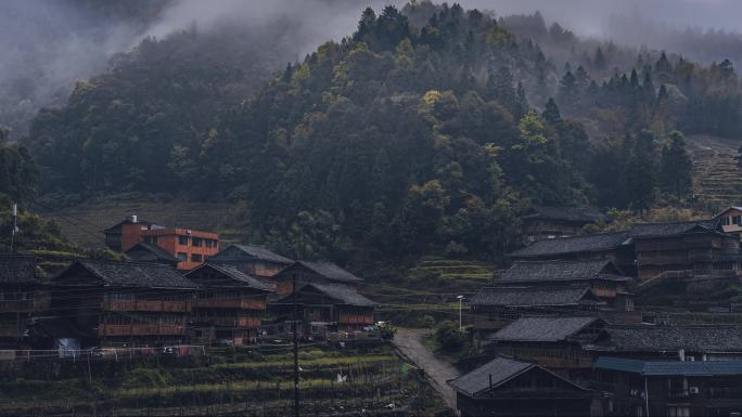 广西桂林黄洛瑶寨寨子民居晨雾风光延时