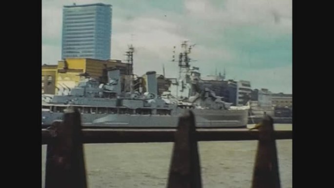 1977年伦敦，伦敦泰晤士号战舰