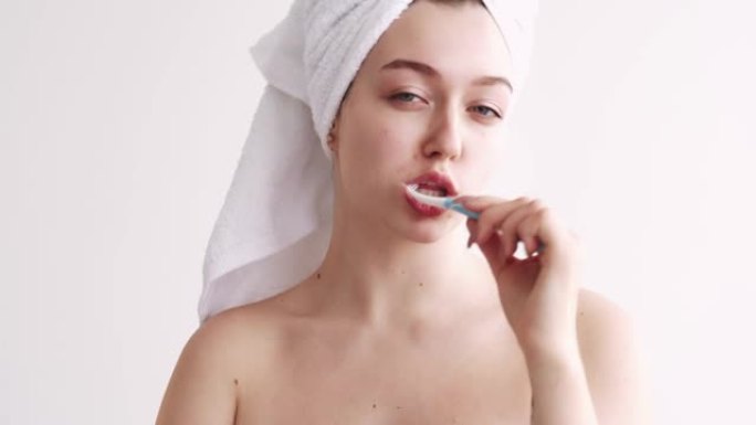 口腔卫生牙齿保健妇女刷牙