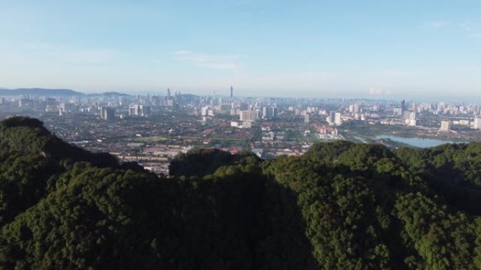 在黑风洞山和景观上滑动