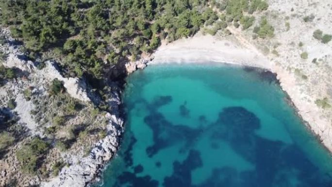 空中无人机蓝色地中海水域