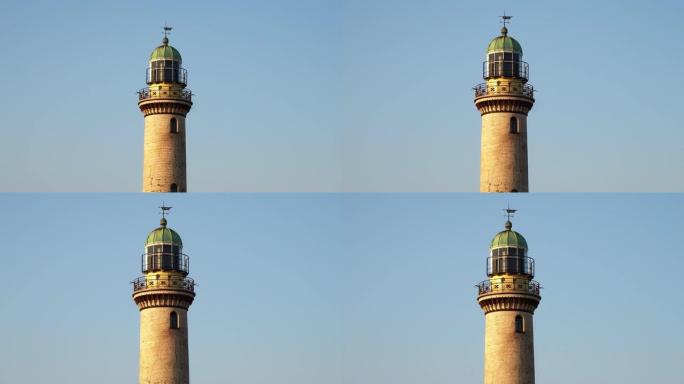 罗斯托克的瓦尔内明德灯塔和波罗的海海岸线