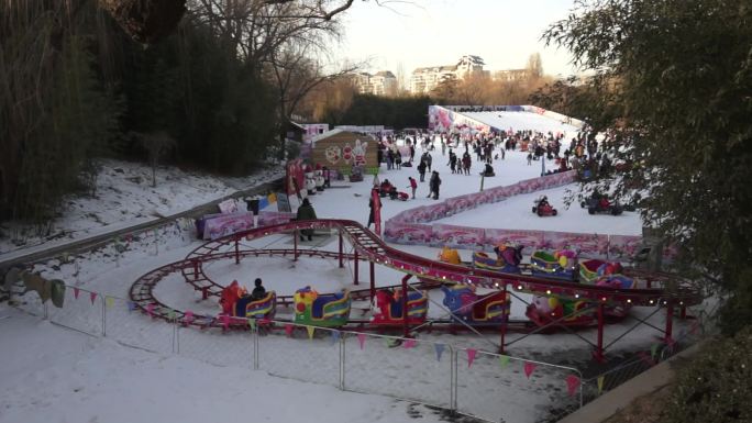 冬天雪景游乐园视频素材