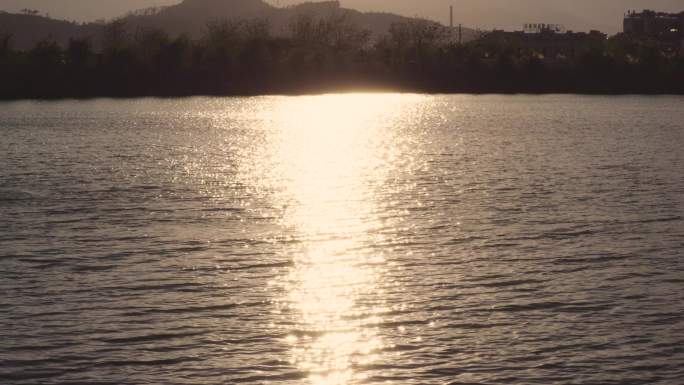 波光粼粼面湖面江面湖水河流黄昏波光