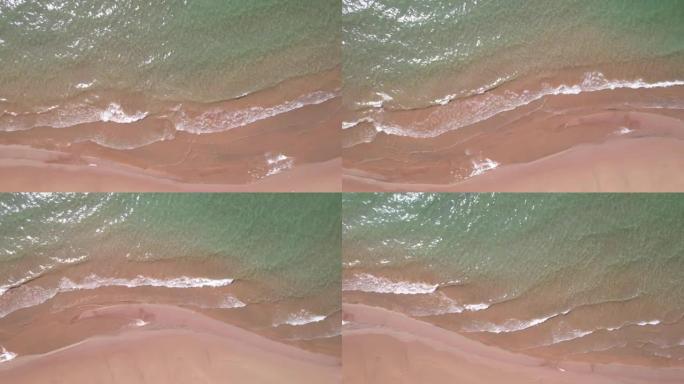 大海碰黄沙带浪