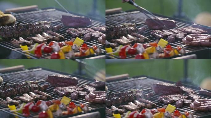 辣椒，青辣椒，玉米，洋葱，汉堡包，胡椒粉和烤肉串放在烧烤烤架上。年轻人为烧烤煮肉的特写镜头。