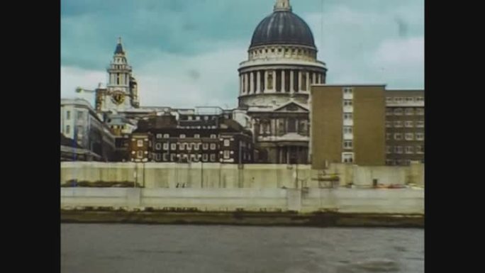 伦敦1977，伦敦的保罗大教堂