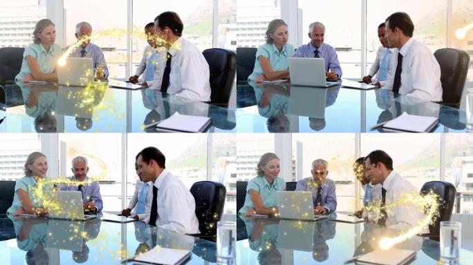 金色流星反对不同的商人在办公室的会议室里一起讨论