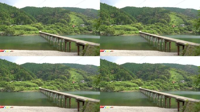 高知县四万十川的沉陷桥