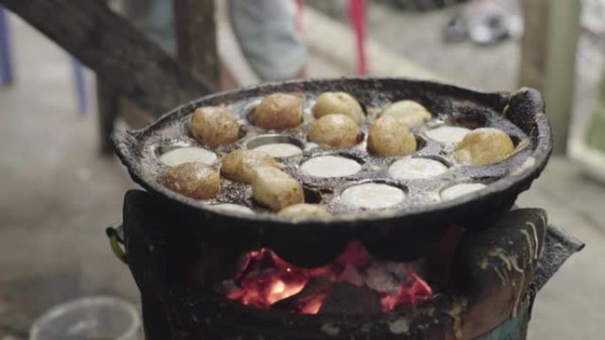 柬埔寨国菜是在街上的火上油炸的。西哈努克，柬埔寨，亚洲