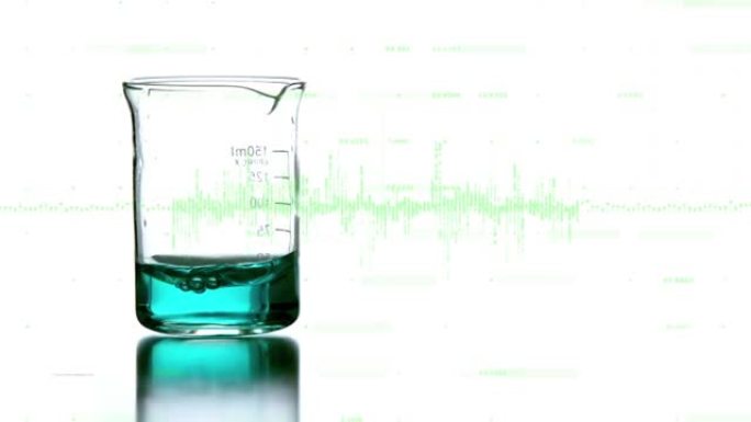 蓝色液体烧杯上的数据处理动画